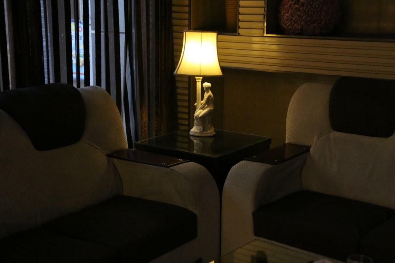 Gulberg Continental Hotel Lahore Exterior foto